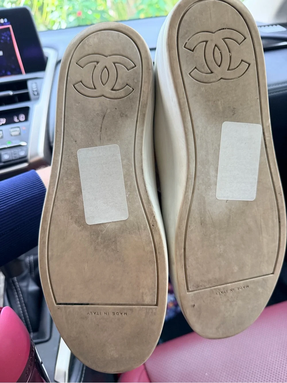 CHANEL White Leather Low-Top CC Logo Sneakers